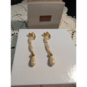 Vintage 1991 Avon Swingtime Faux Pearl Clip On Earrings NIB